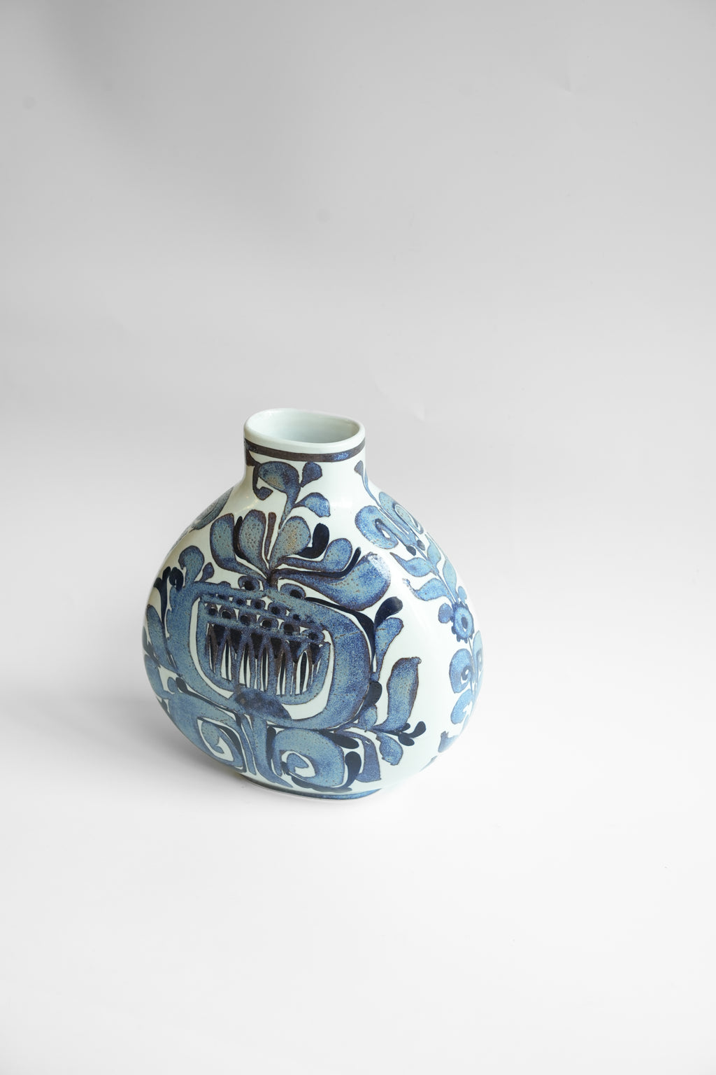 ロイヤルコペンハーゲン テネラ フラワーベース カリ・クリステンセン