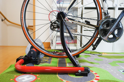 Eliteの固定ローラー台「Super Crono Fluid ElastGel Digital Trainer