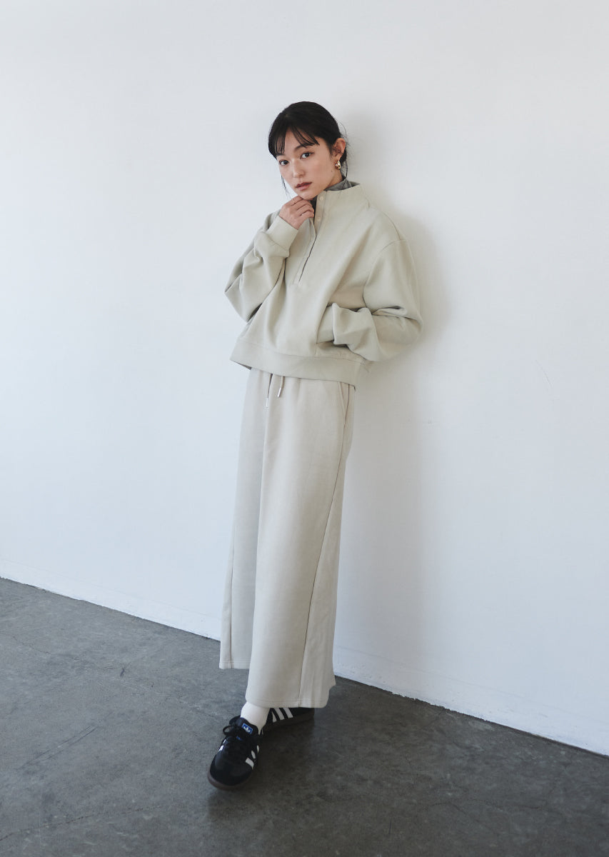 ハイネックスウェットセットアップ