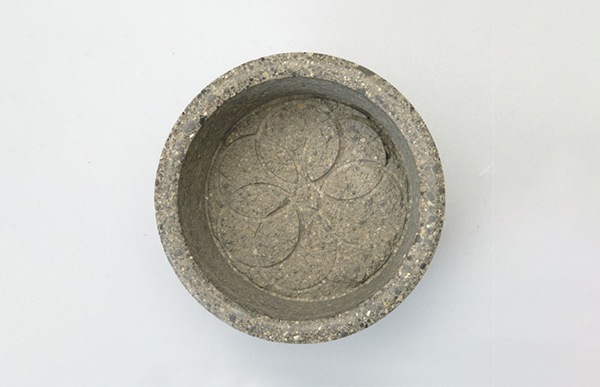 三谷龍二 豊島石 火鉢【ゆうパケット不可】｜designshop