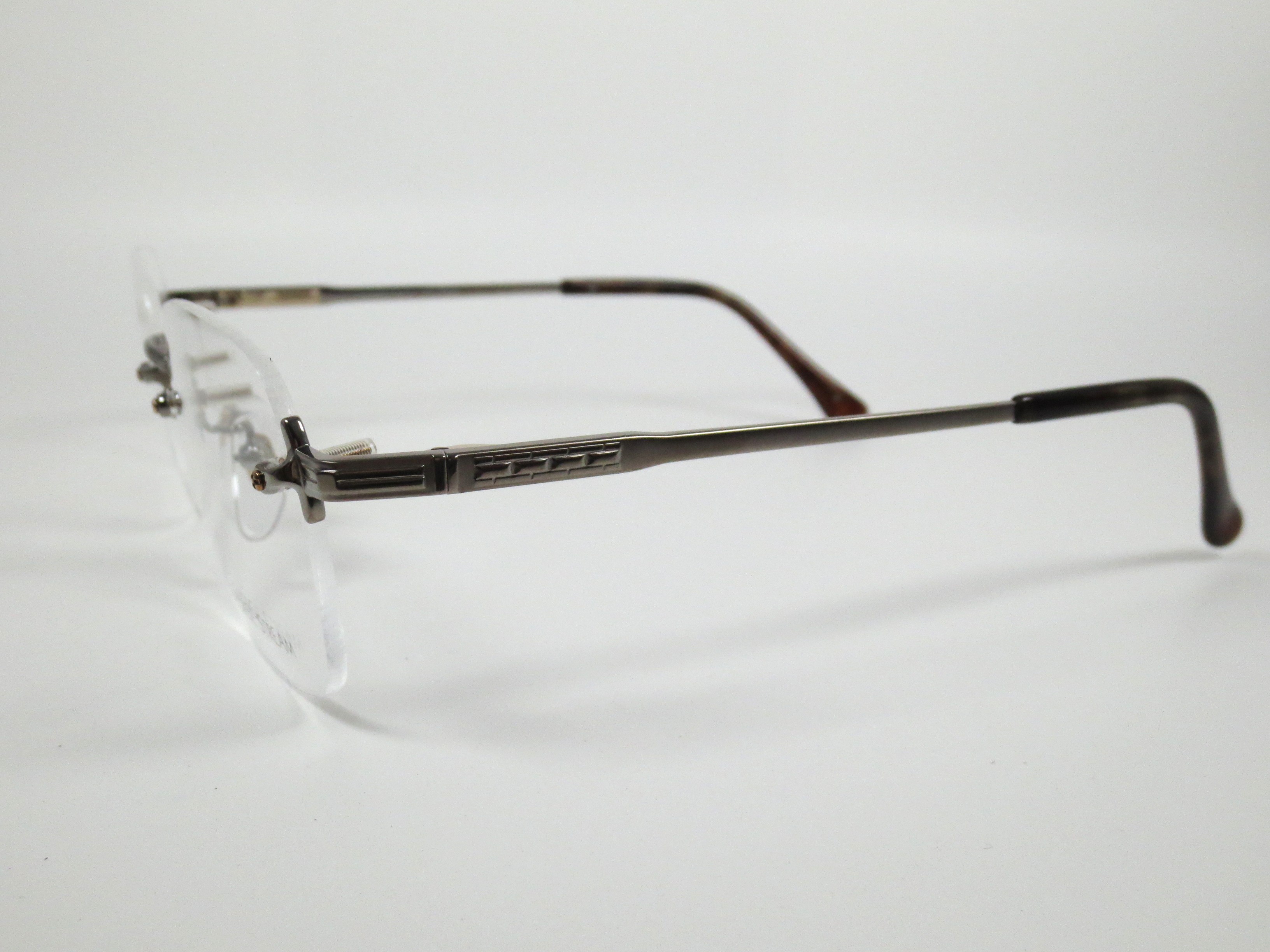 ツーポイントフレーム（縁なし）