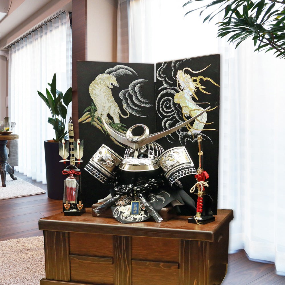 横幅66cm｜着用収納兜飾り 戦国武将 上杉謙信の兜｜しまえるタイプ｜五