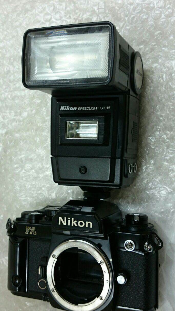 Nikon Speedlight SB-16B で キヤノンの Speedlite を考える: 箱から