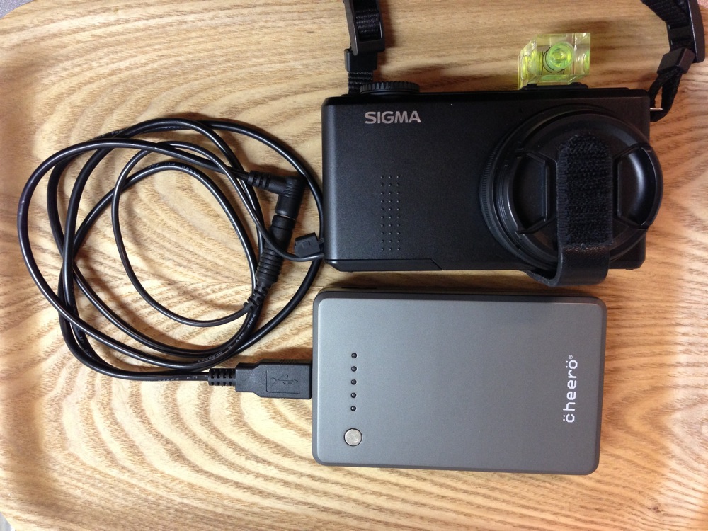 SIGMA DP2 Merrill / DP1 Merrillに大容量外付けバッテリを接続して