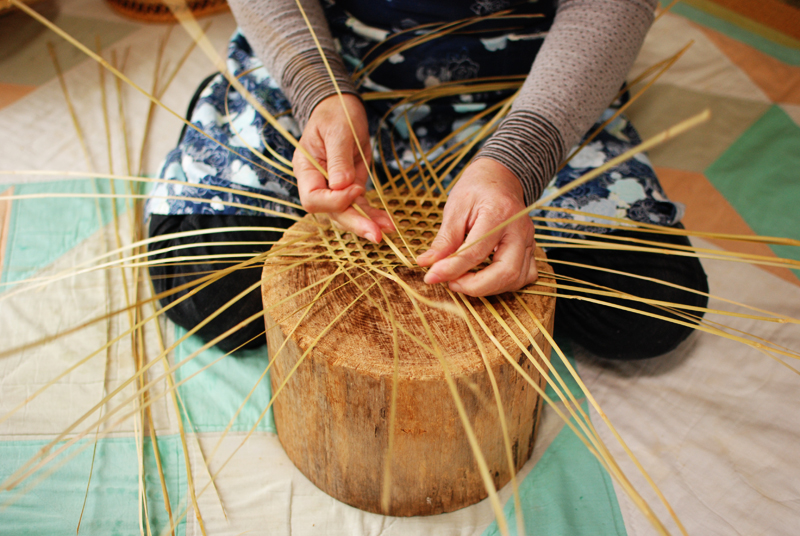 五頭連峰の麓、今板地区伝統の竹細工技術を継承する竹籠店 | 新潟モノ物語