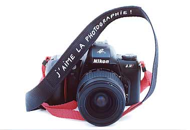 News：ニコンとアニエスべーがコラボ、「b.Nikon！！」発売