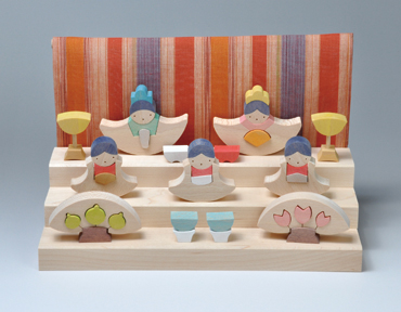 小黒三郎 組み木 ひな人形 銀杏円びな三段飾り（普通垂幕）【2.5％OFF