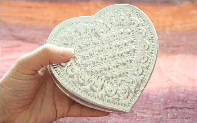 エスニック雑貨□アルミ製フタ付きハート型小物入れBOX バリ雑貨