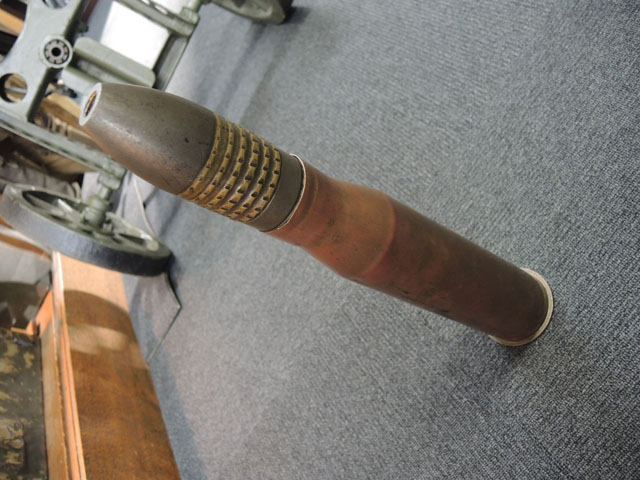 海軍弾頭と陸軍薬莢の四十七粍砲弾 | Chicago Blog