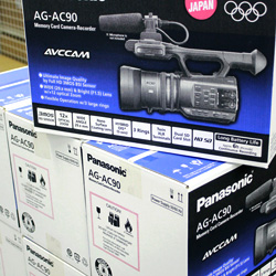 即納可能！】Panasonic 待望の最新小型ハンドヘルドビデオカメラ AG