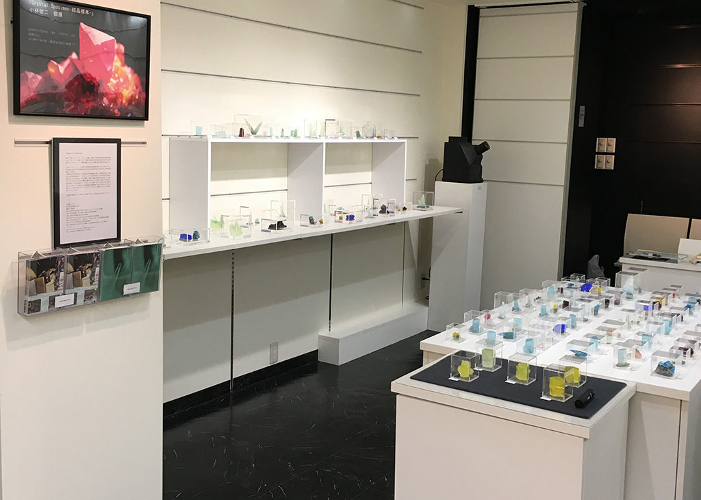 アーティスト小林健二の道具や技法 | 小林健二の作品は様々な素材や