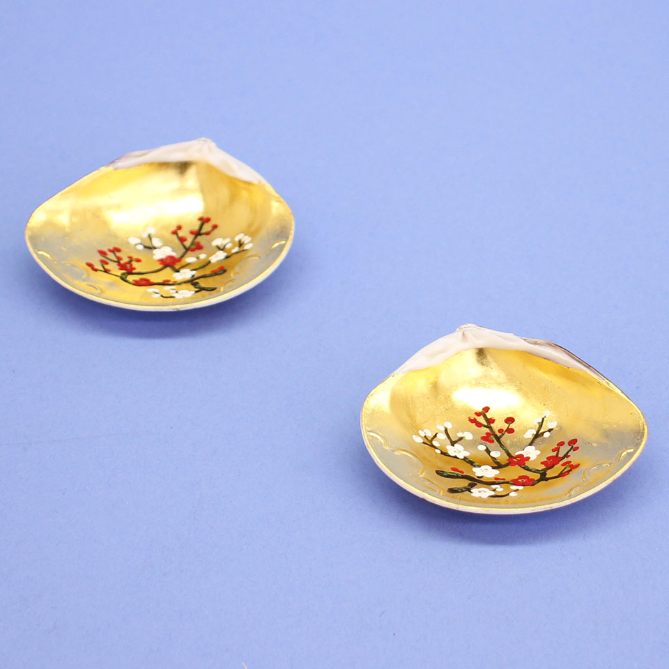 雛人形・雛道具 高級本金手描き絵付き貝合わせ紅白梅 一対 – 寿鳳人形