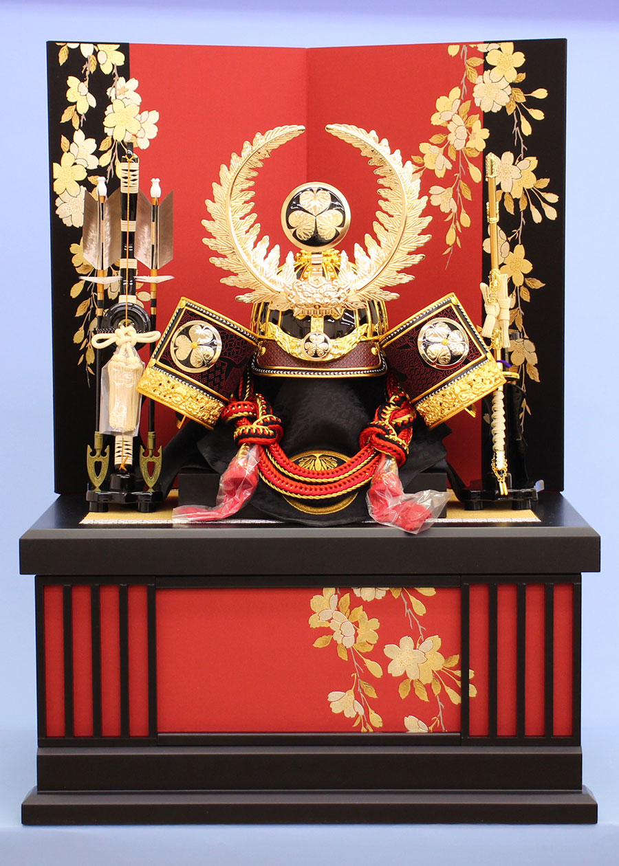 五月人形 兜収納セット 幅62cm 着用 徳川家康 赤しだれ桜 – 寿鳳人形の東芸