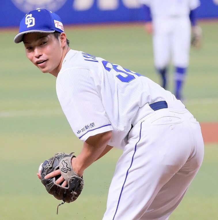 中日ドラゴンズ #32 石垣 雅海（いしがき まさみ）の使用ギア -2023-