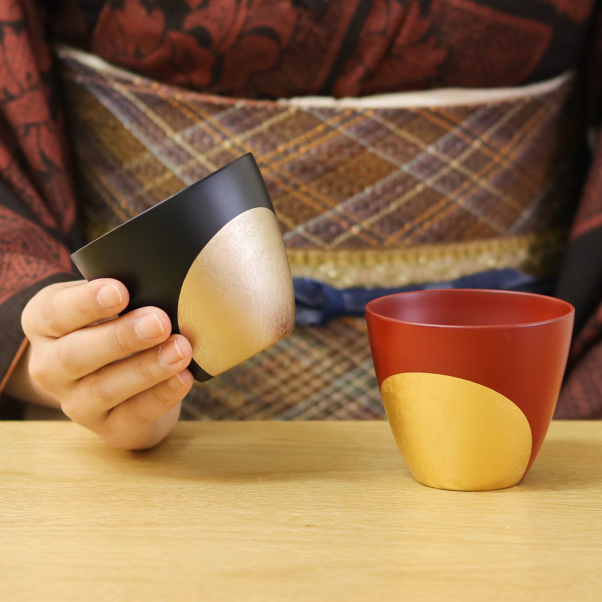 金沢金箔 | 漆カップ・墨紅ペア | 永＆久 | 箔座