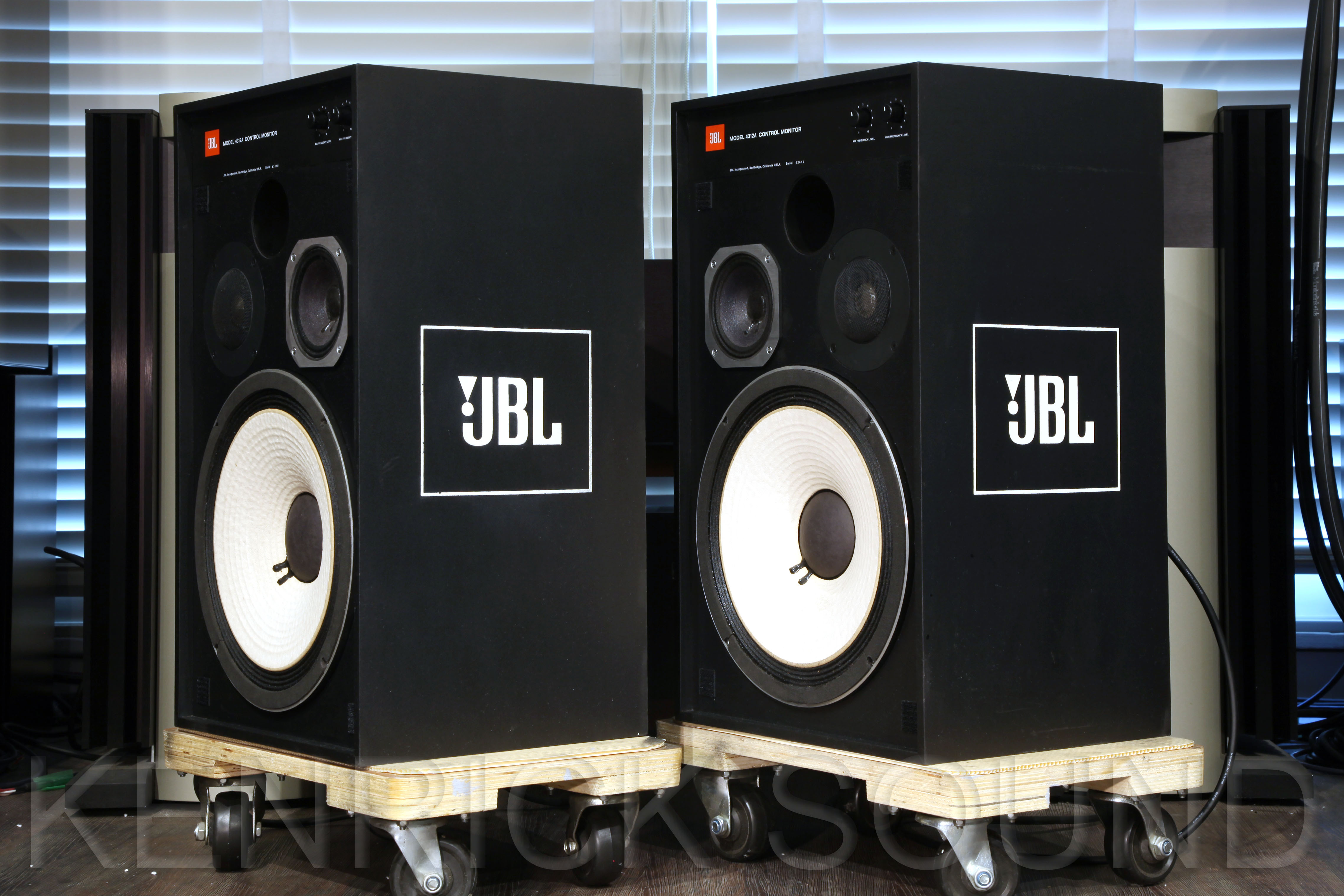 JBL 4312ABK コンパクトモニタースピーカー バランス最高 - ケンリック