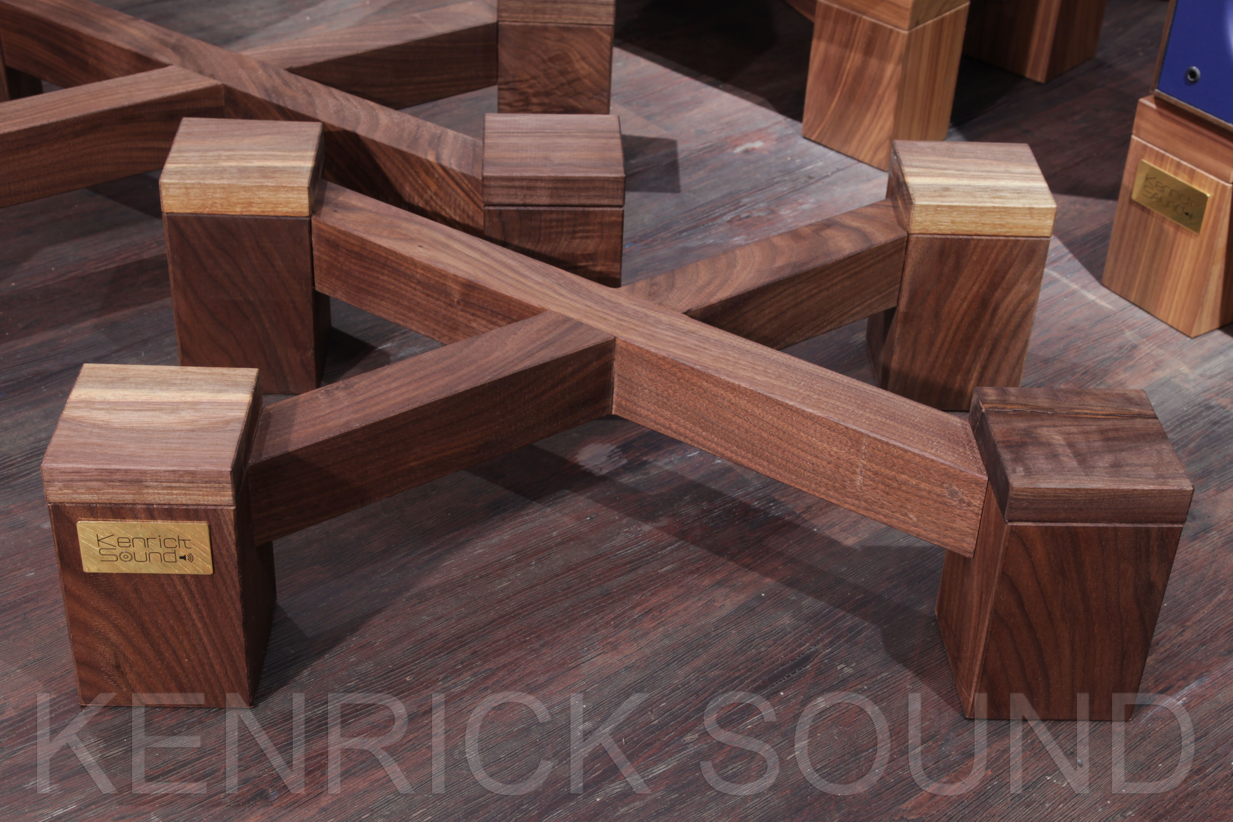 JBL 4343, 4344, 4348用ウォールナット総無垢材スタンド新品ペア（2台