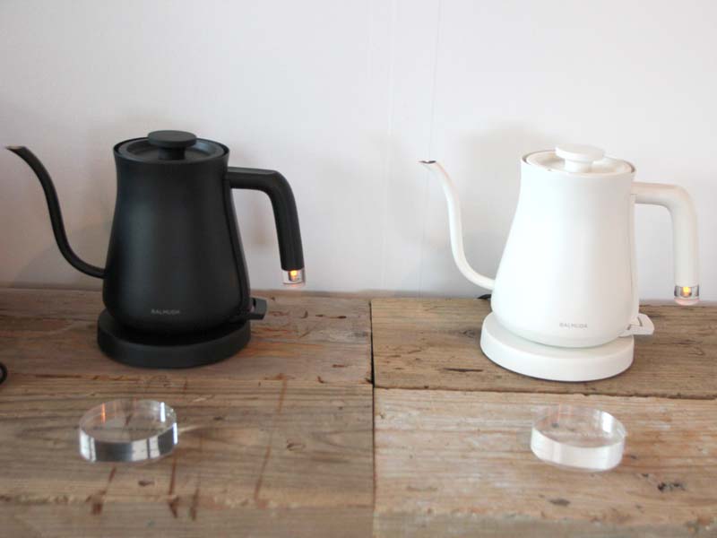 目指したのは最高の注ぎ心地。バルミューダの電気ケトル「BALMUDA The