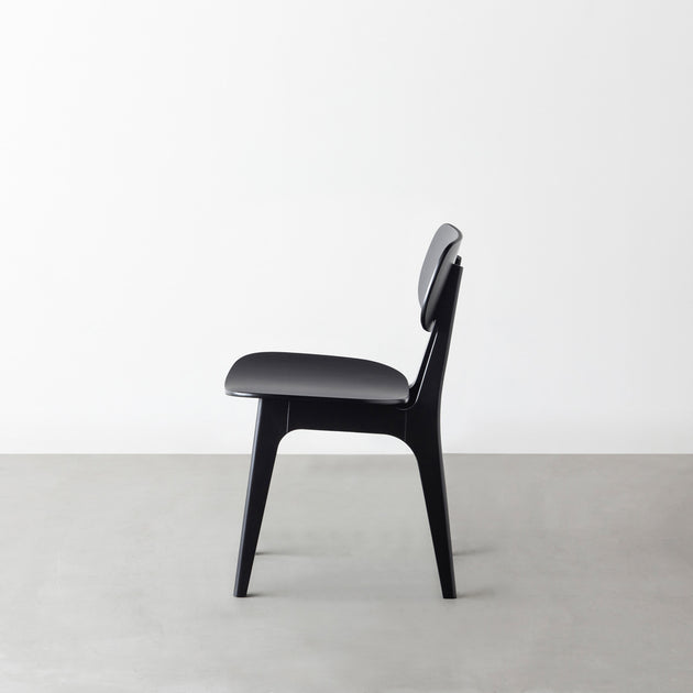 Retro - Black レトロなフォルムの ブナ材 ダイニングチェア – KANADEMONO