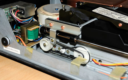 CDプレイヤーのベルト交換 (Thoughts; sinking bubbles)