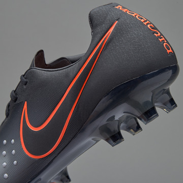 NIKE マジスタオーパス2 AG-PRO 登場 Pitch Dark Pack : Kohei's BLOG