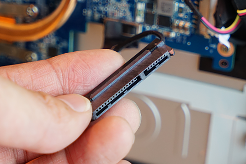 VAIO Tap 21」を丸裸に、HDD・メモリ交換に役立つ分解方法を伝授