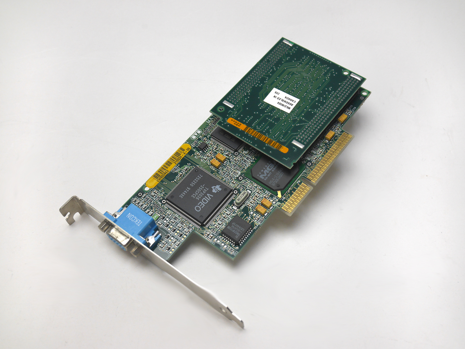 やじうまPC Watch】【懐パーツ】ちょっとレアなAGP版「Matrox