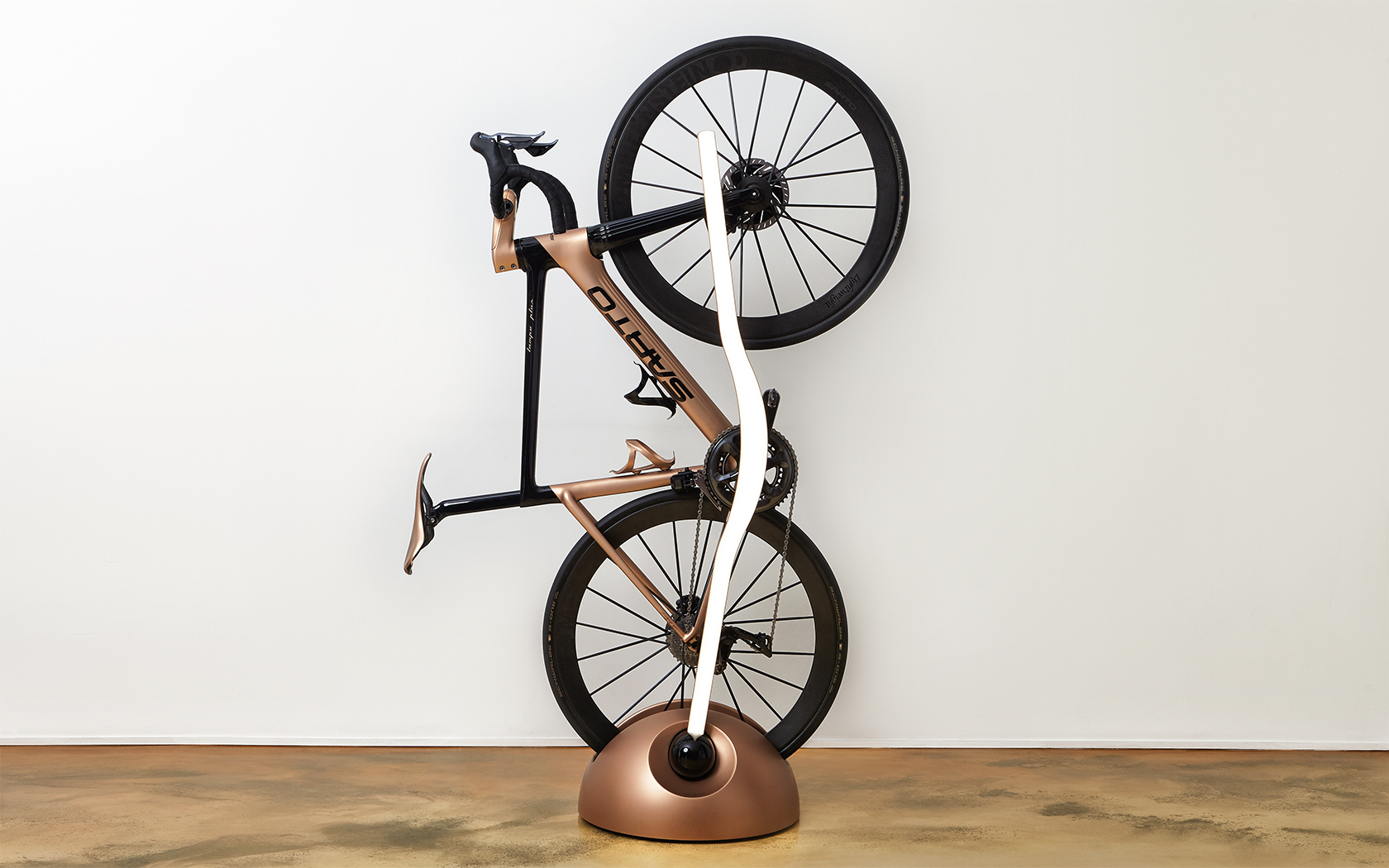 スポーツ自転車の室内保管がオシャレなインテリアになる