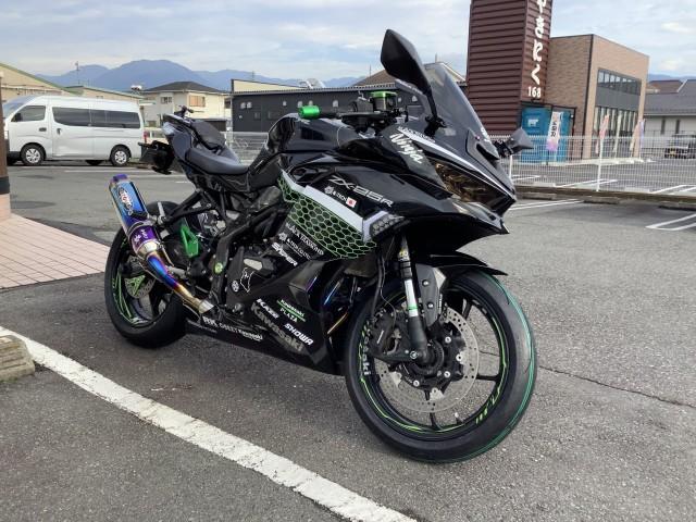 カワサキ ZX25R 前後タイヤ交換 ダンロップ Q5 山梨県 甲府市