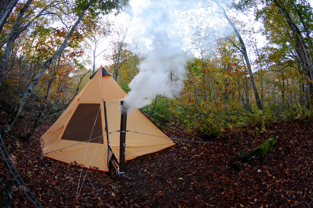 意外に簡単！？ノースイーグルワンポールテントに薪ストーブ設置