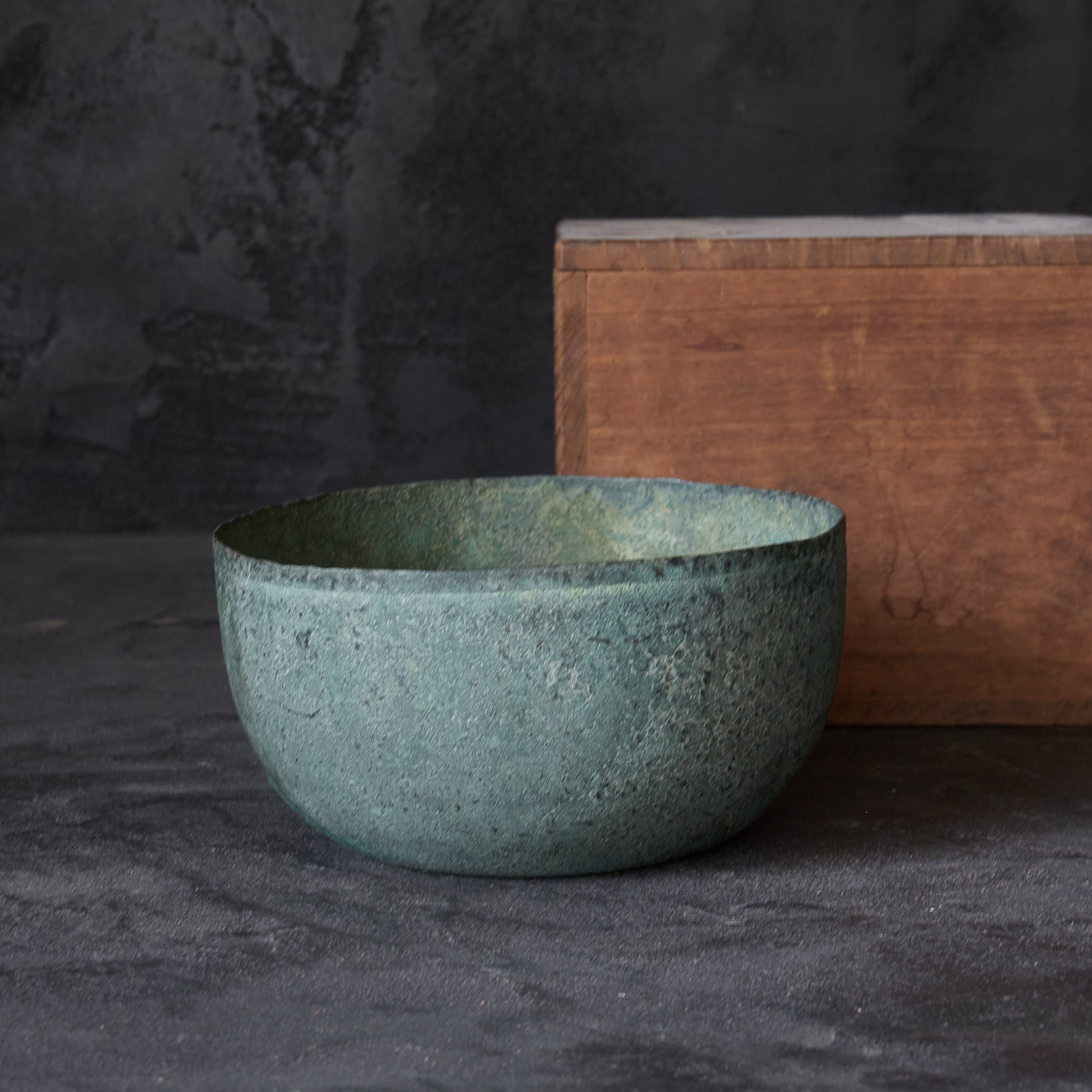 高麗時代 響銅 砂張鉢（918–1392 CE） | 入蘆花（ロカニイル）