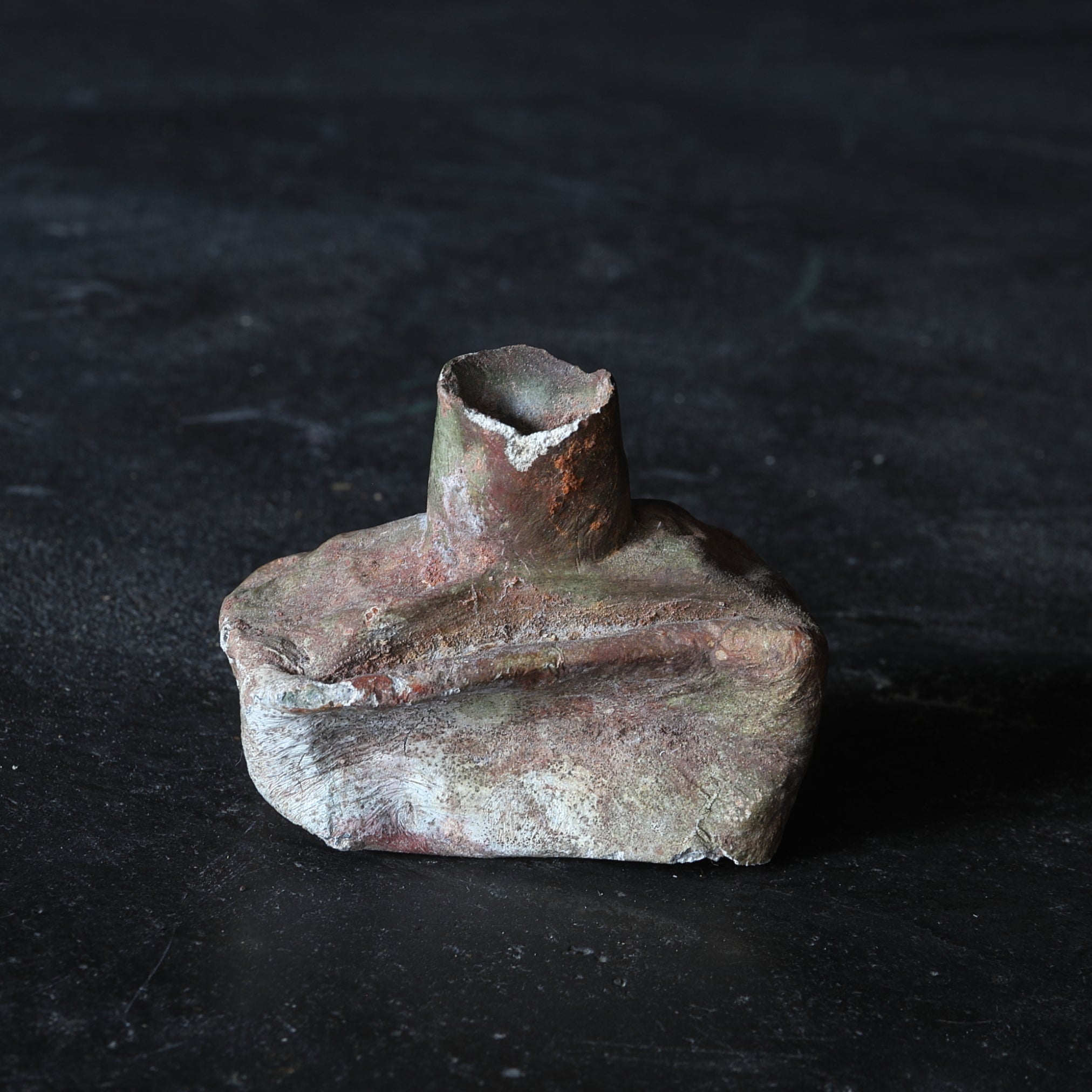 オランダアンティーク ひしゃげた銅瓶（近世：16–19世紀） | 入蘆花