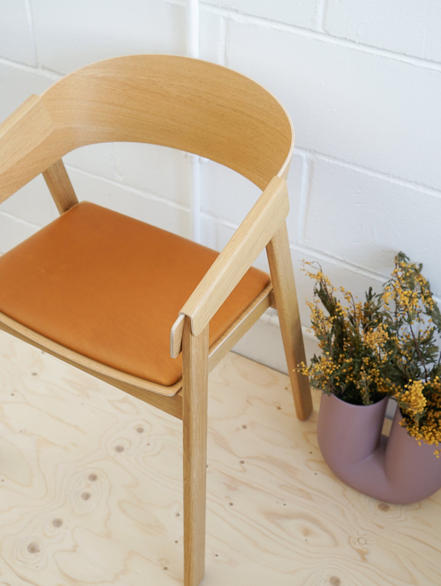 カバーアームチェア Muuto 布張り – Really Well Made