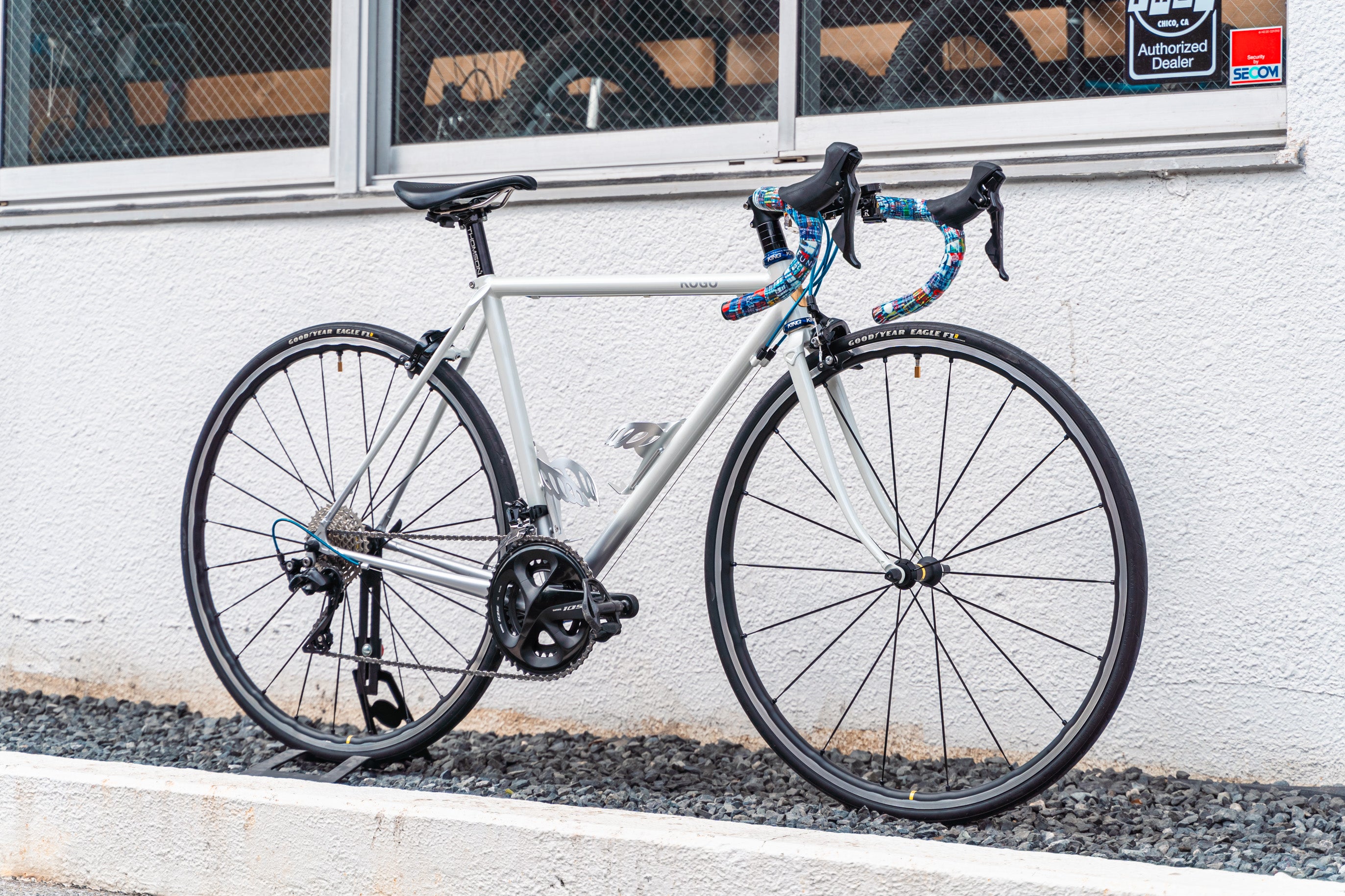 ハンドメイド・フルクロモリロードバイク【KOGO】のカスタムをご紹介し