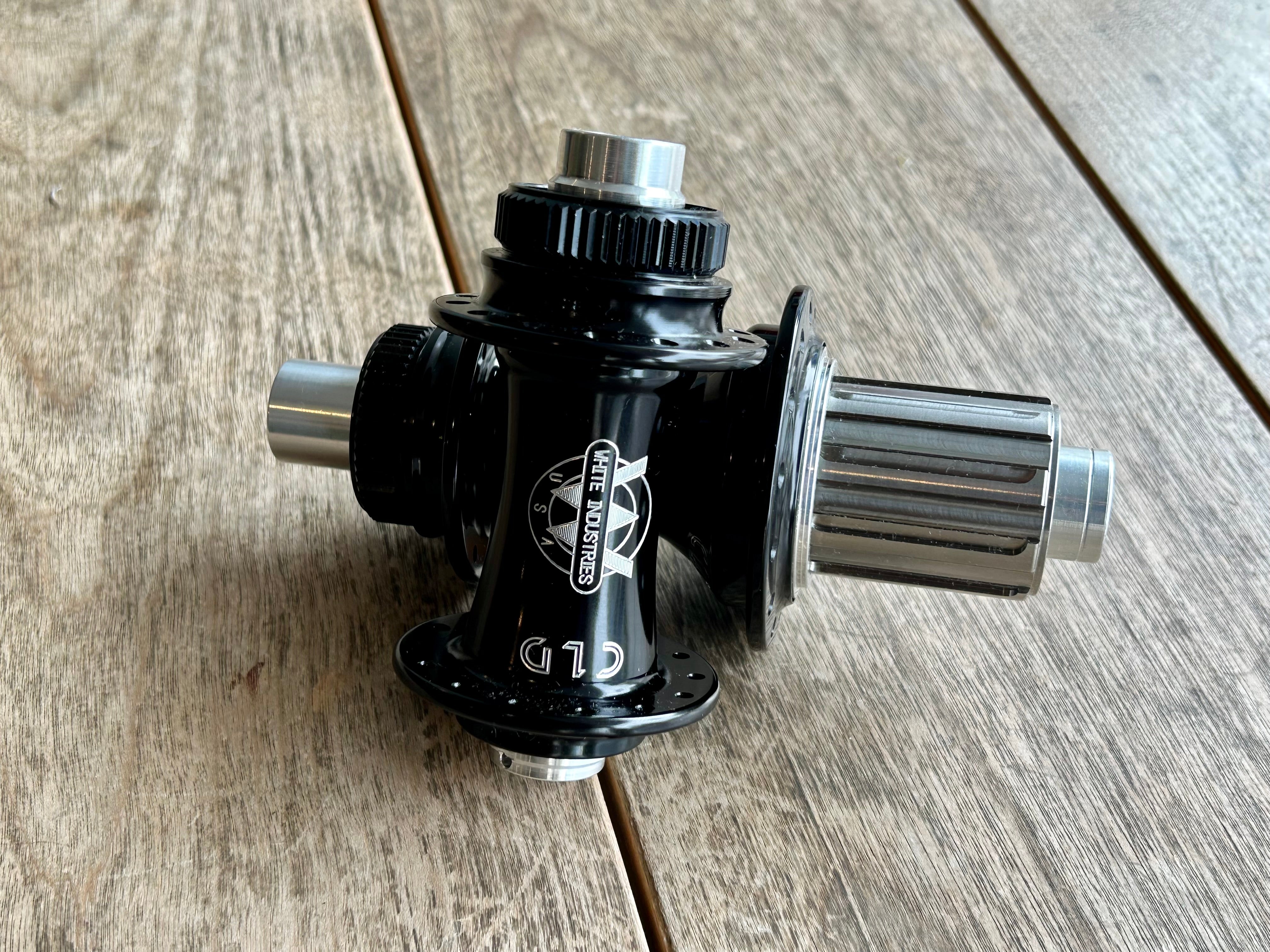 WHITE INDUSTRIES ハブ前後セット CLD [ブラック] 28H 12mm スルー