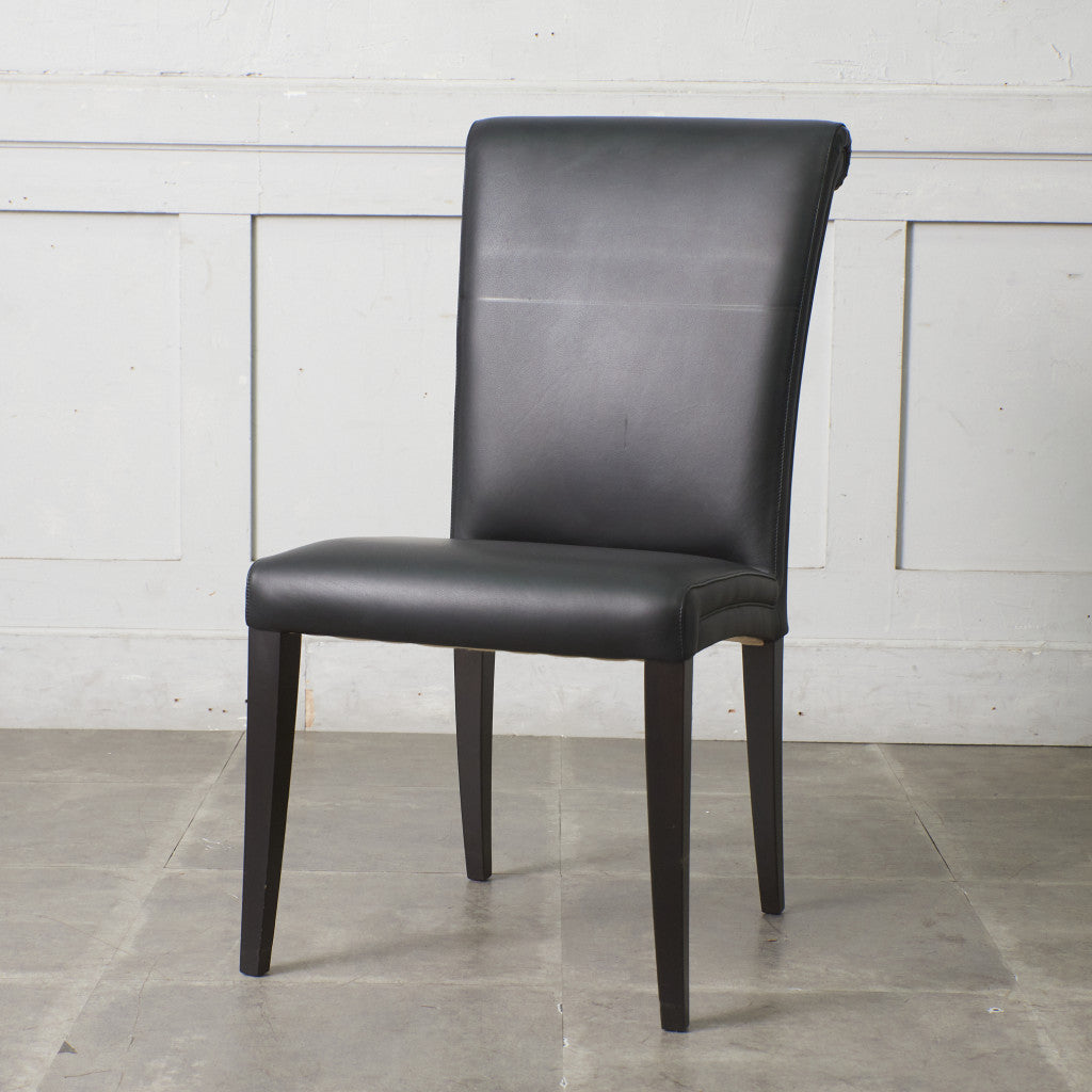 Vittoria 本革 ダイニングチェア｜ポルトローナ・フラウ Poltrona Frau