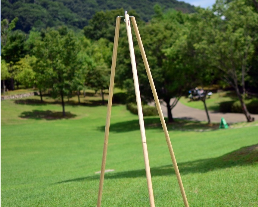Wood Tripod (ランタンスタンド) – Roost Outdoors®