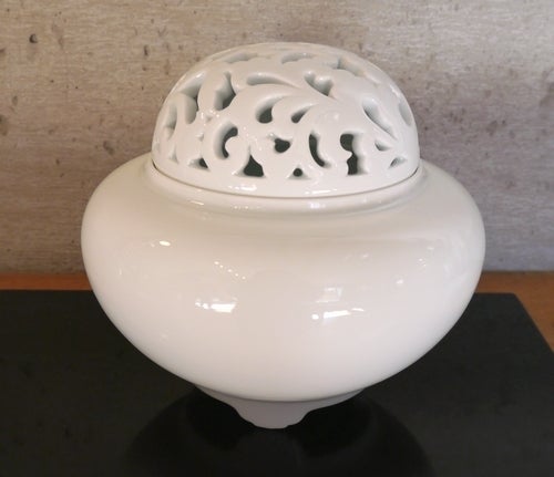 静風舎ギャラリー 白磁のたおやかな美しさに魅了される | おいしい毎日