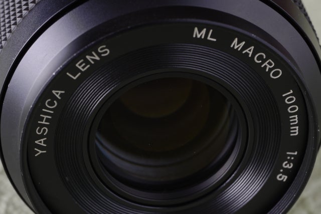 Yashica ML Macro 100mm/f3.5 | プラナーに映る影と光