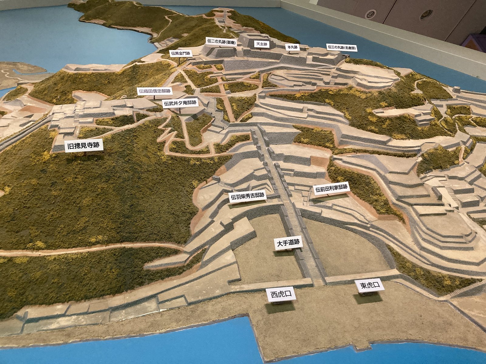 滋賀県立安土城考古博物館と信長の館: 観測所雑記帳