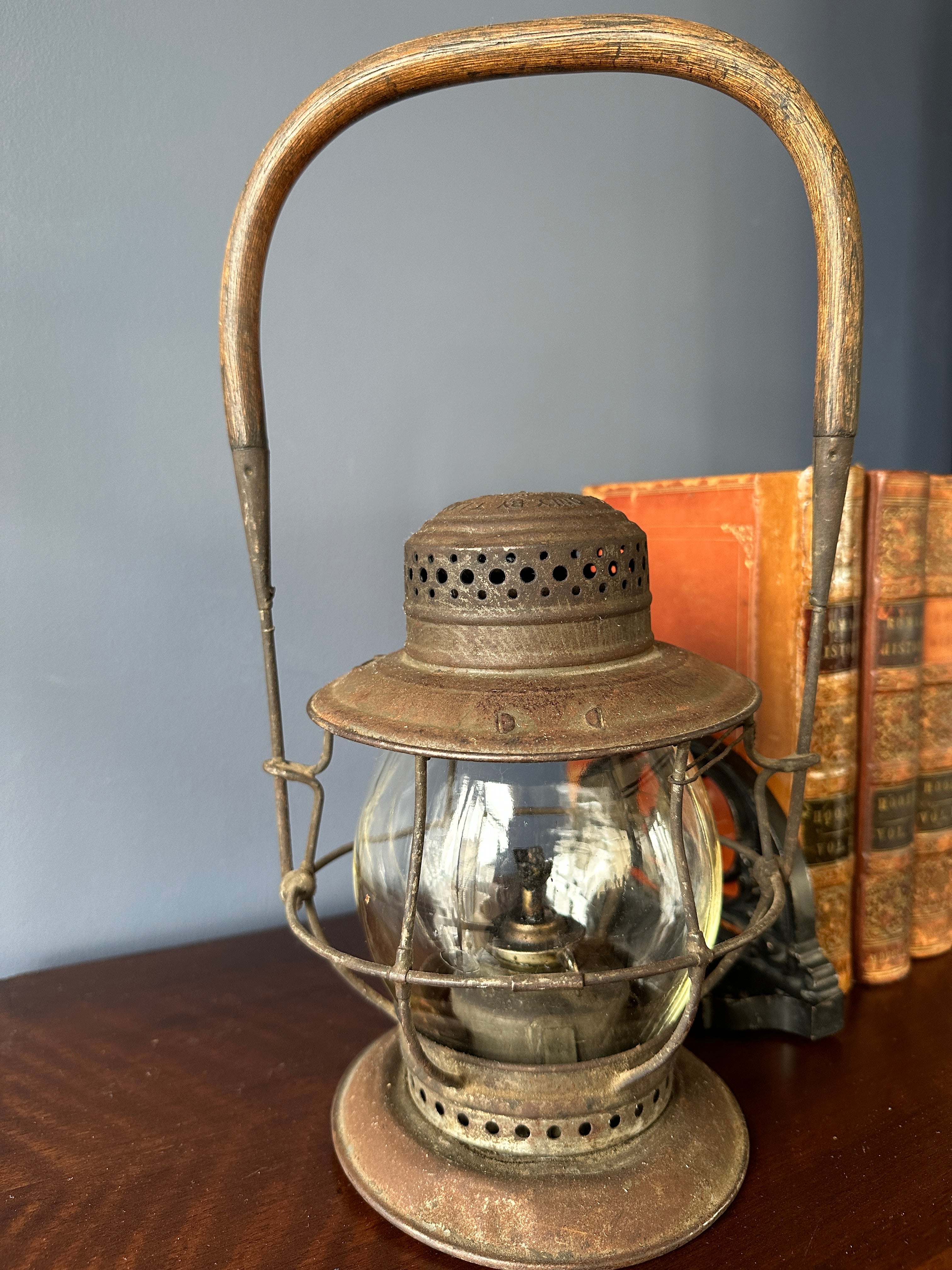 T.L. Moore Switchman's Railway Lantern - 1915 – SummerhillCuriosities