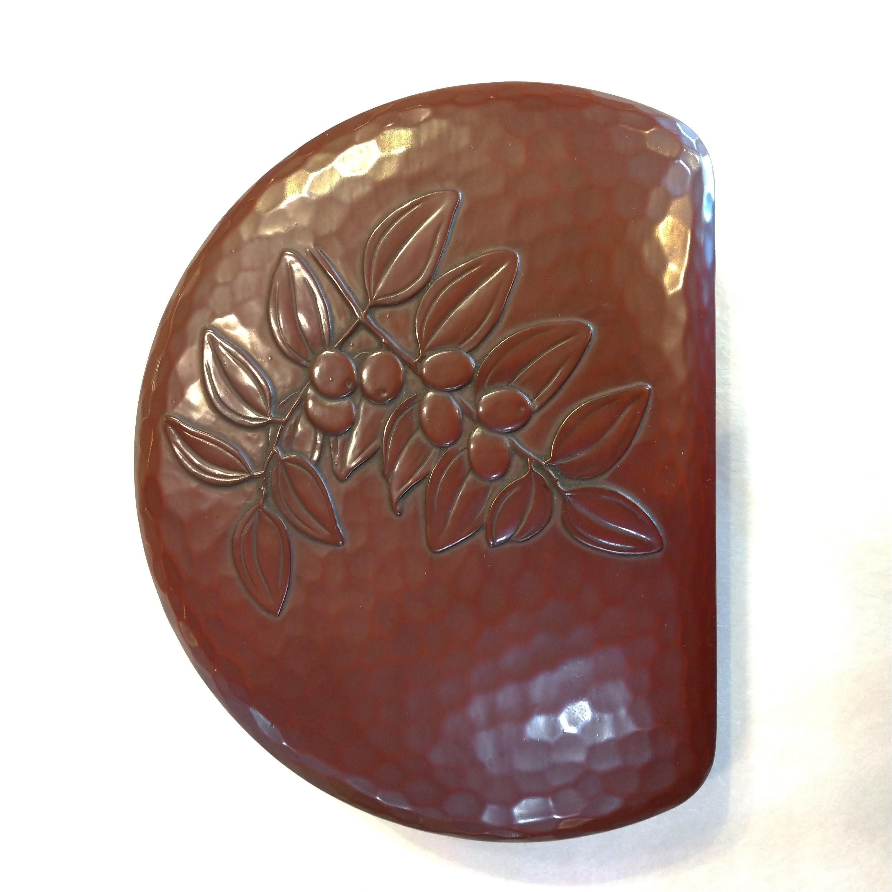 半月弁当箱 なつめのデザインです！ – 鎌倉彫 山水堂