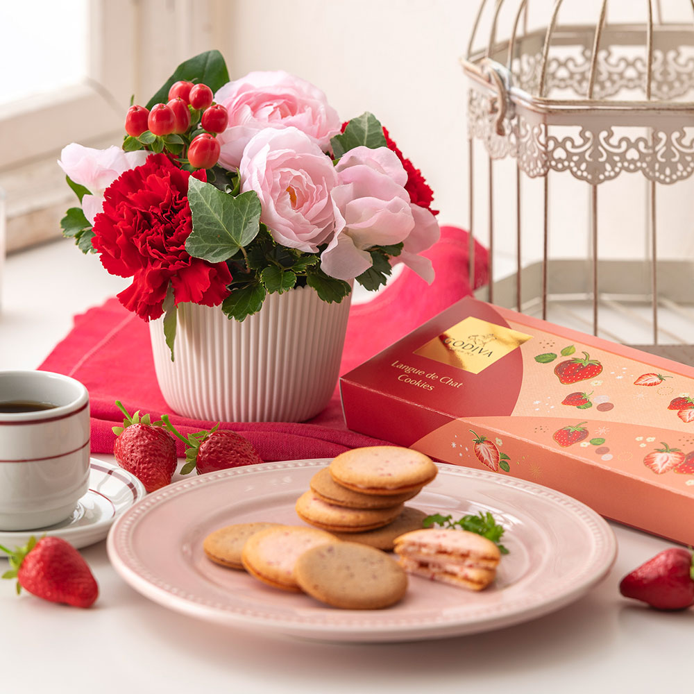 期間限定】ゴディバ「あまおう苺クッキー アソートメント」と