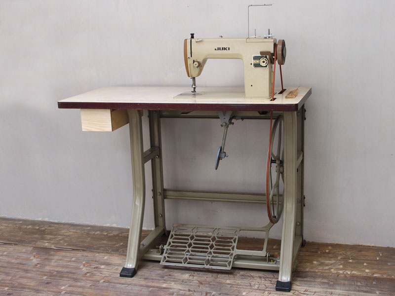 No.156 JUKI TL-72 ジューキ製 職業用足踏みミシン：アンティーク