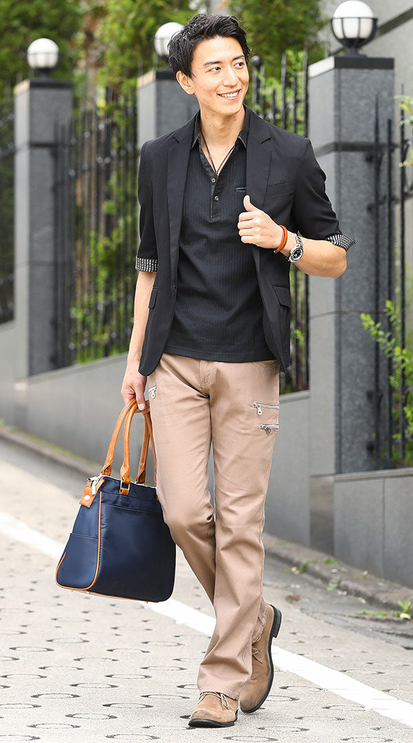 黒ジャケット 黒ポロシャツ ベージュパンツ snp_fz0169の