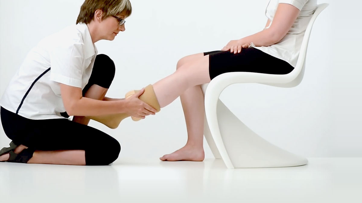 装着補助具 | シグバリス (SIGVARIS 弾性ストッキング) - 九州