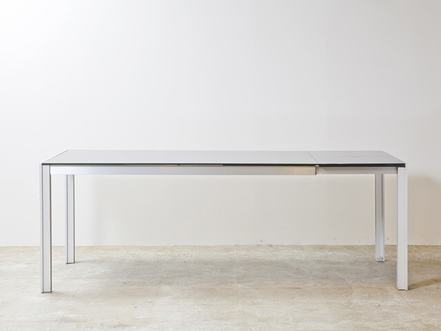 ガラス伸長式ダイニングテーブル グレーガラス｜ダイニングテーブル