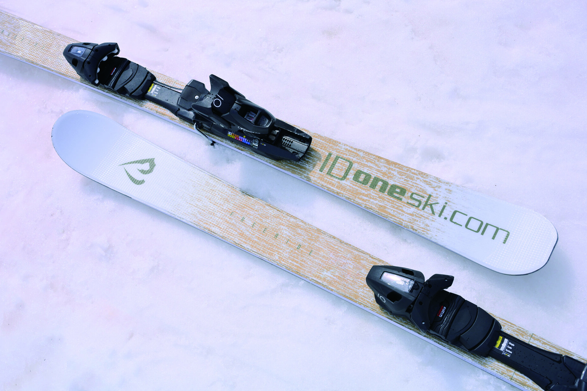 ID one／FR-XP｜特集記事一覧｜スキーネット skinet スキー総合情報サイト