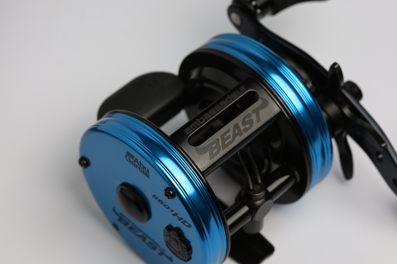 アブガルシア アンバサダー 5601 HD ビースト エレクトリックブルー