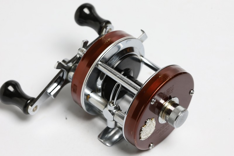 アブガルシア アンバサダー 5500 ブラウン 760601（02） – Tackle Shop